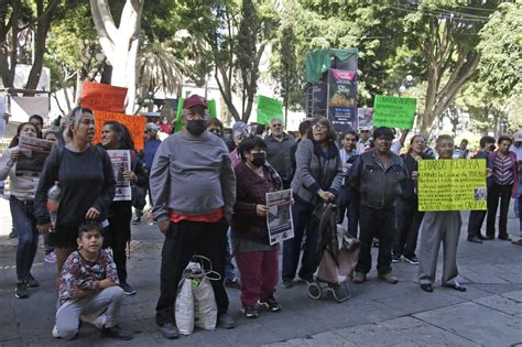 Respalda Rivera retiro de más casetas de periódicos voceadores