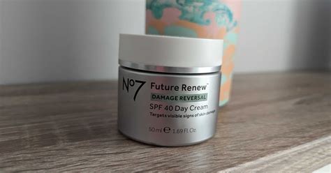 Boots No7 Future Renew Day Cream Leaves Skin