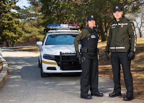 La Sûreté du Québec présente ses nouveaux uniformes LAvenir et des