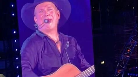 Watch As Garth Brooks Breaks Down In Tears At Croke Park Concert During