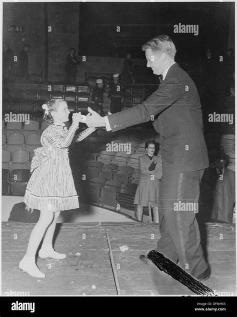 Photograph of actor Van Johnson dancing with Margaret O'Brien at a ...