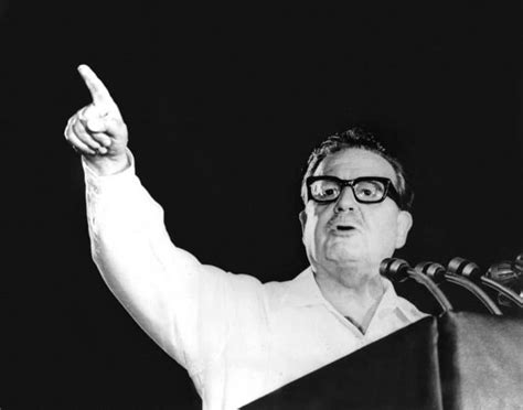 Salvador Allende Biografía Gobierno muerte frases y más