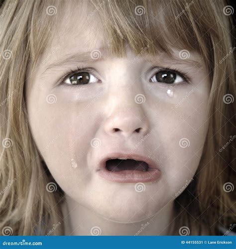 Petite Fille Pleurant Avec Des Larmes Photo Stock Image