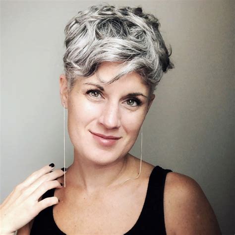 The Advice You Need To Embrace And Celebrate Gray Curls