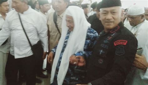 Bupati Iwan Setiawan Bersama Habib Muhammad Luthfi Bin Yahya Buka