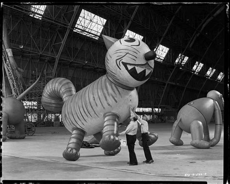 First Macy’s Thanksgiving Day Parade in 1924 Featured Elephants, Not ...