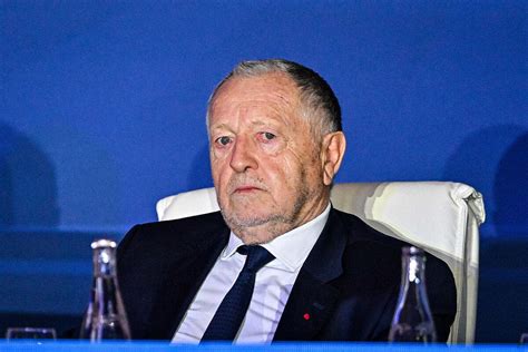 Foot Ol Aulas S En Prend L Ol Il N En Revient Pas Foot