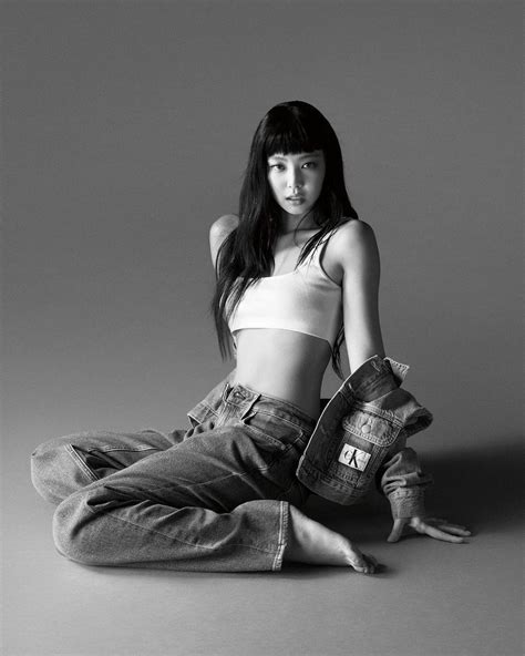 Vừa nhá hàng vài post Jennie đánh sập trang web của Calvin Klein