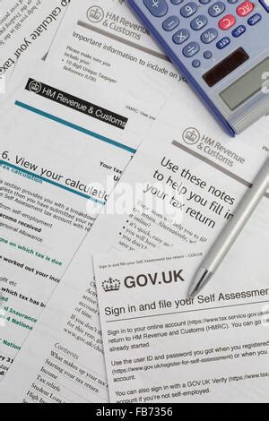 UK HMRC self assessment income tax return form 2018 Stock Photo ...