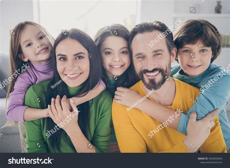 Mom 3 Kids Images Stock Photos And Vectors Shutterstock