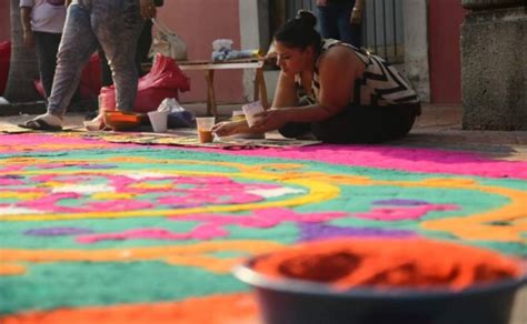 Fotos Coloridas Alfombras Adornan Las Calles Durante Semana Santa En