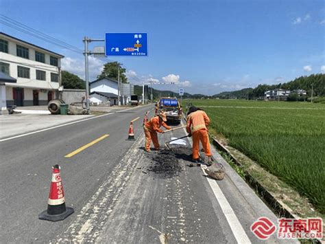 战高温斗酷暑 三明“汗”卫公路畅通 综合 东南网