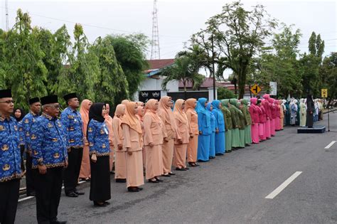 Puncak Hari Ibu Pemkab Inhu Gelar Upacara Dan Tabur Bunga Di Sungai