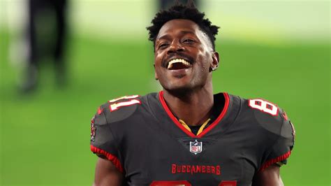 'Antonio Brown Is the Problem' for Buccaneers, NFL Reporter Says