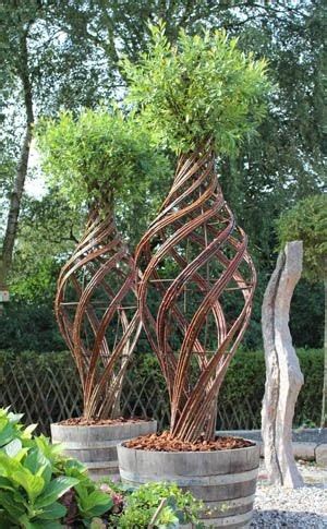 ZenGardensLovers: living willow sculptures