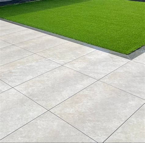 Shop Quartz White Porcelain Paving Slabs In Uk Pave Direct