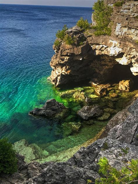 The Grotto Tobermory Ontario Stock Image - Image of summer, hike: 75911483