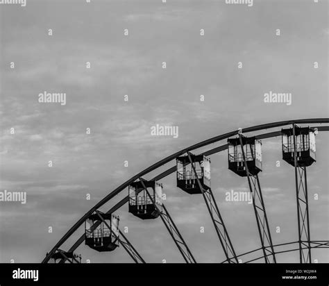 Navy pier ferris wheel view Black and White Stock Photos & Images - Alamy