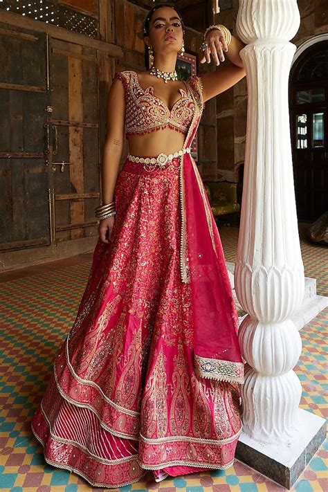 Red Embroidered Wedding Lehenga Set By Aditi Gupta At Pernias Pop Up