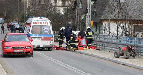 Ratułów 9 latek na quadzie zderzył się z autem