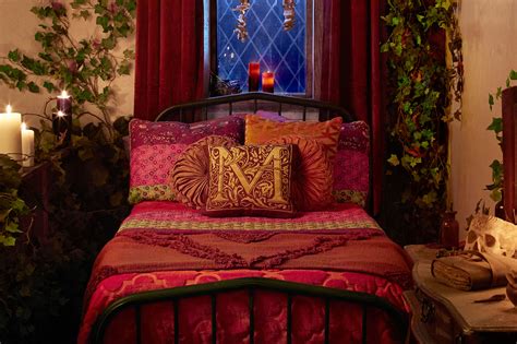 'Hocus Pocus' fans can stay at the Sanderson Sisters' cottage on Airbnb ...