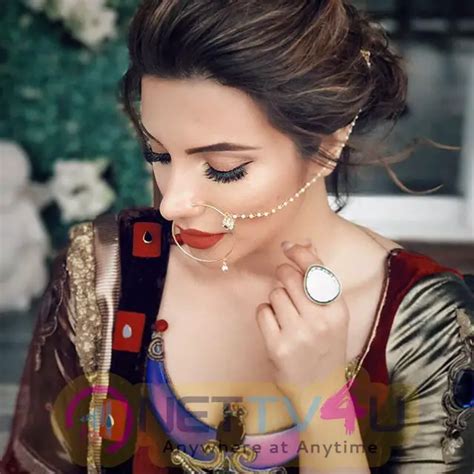 Actress Shama Sikander Latest Hot Photo Shoot 513942 Galleries HD Images