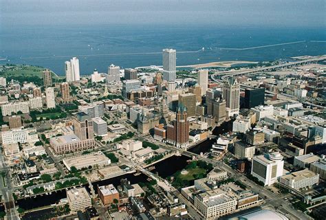 Download Panoramic View Of Milwaukees Skyline Wallpaper