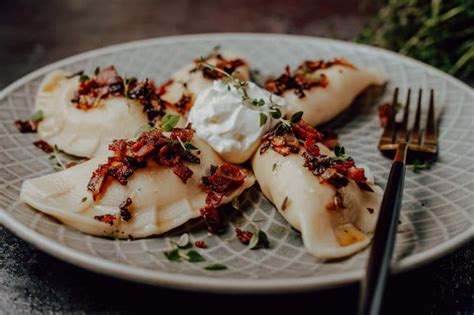 Pierogi ruskie Polnische Piroggen mit Kartoffel Käsefüllung