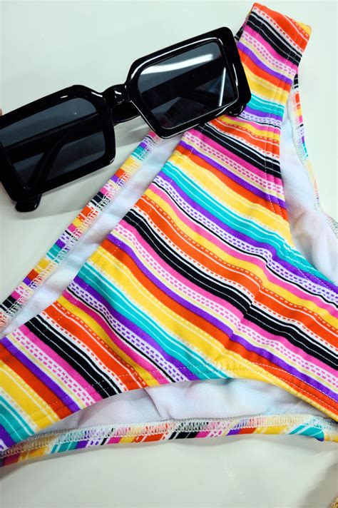 BIKINI CLASICA RAYAS PRECIO NETO Dolcisima