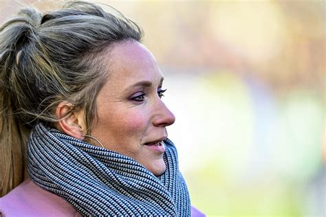 Onthuld Hélène Hendriks gespot met 22 jaar oudere vlam Soccernews nl