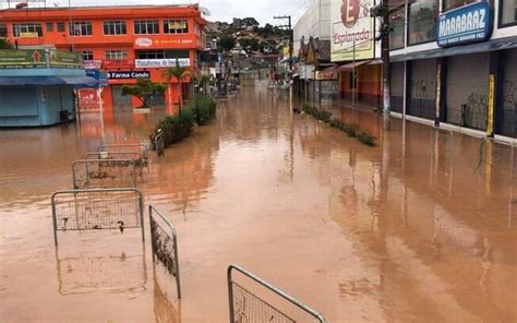 Temporal Causa Alagamentos E Cancela Voos Na Regi O Metropolitana De