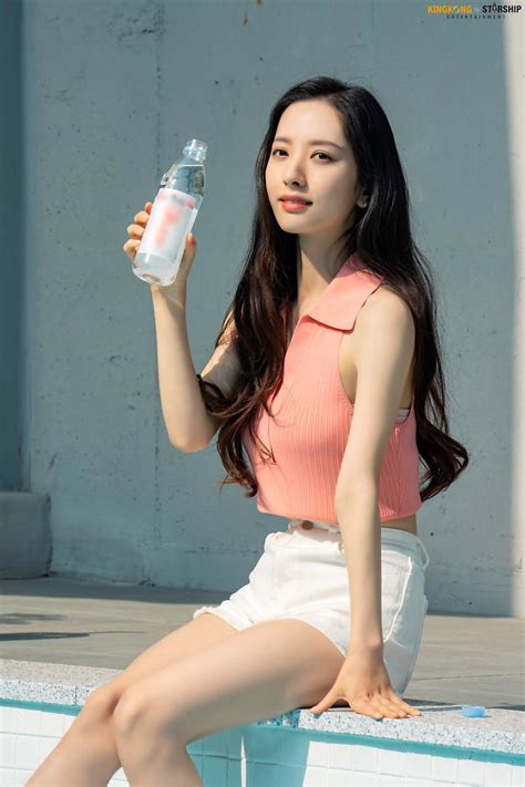 On Twitter Rt Wjsndaily Pic Bona For Evian Behind