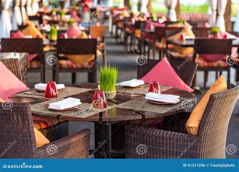 Table Setting at Casual Outdoor Restaurant Stock Photo - Image of home ...