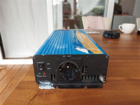 Inverter Pretvara Napona W Isti Sinus V V Hz