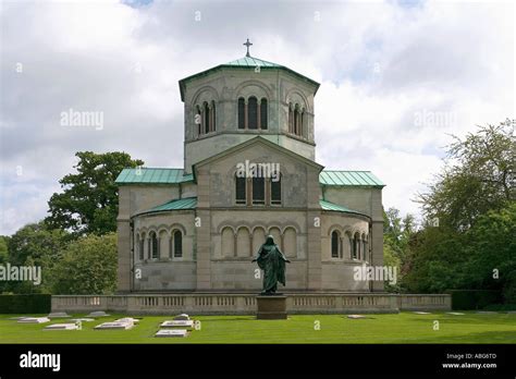 Royal burial ground frogmore hi-res stock photography and images - Alamy