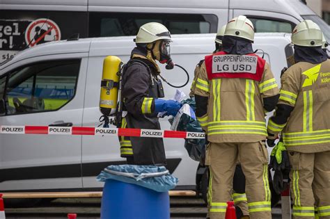 Fotos Gro Einsatz In K Ln Wegen Verd Chtigem Brief Im Polizeipr Sidium