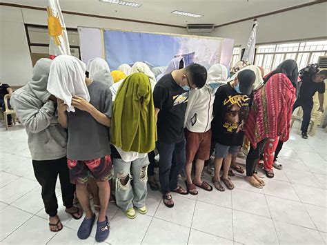 NBI Nabs 5 Foreigners 24 Pinoys In Cavite Scam Hub