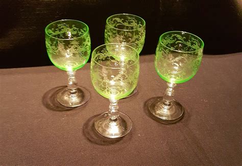 Set Of Green Etched Wine Glasses Vintage Stemware Vintage Wine