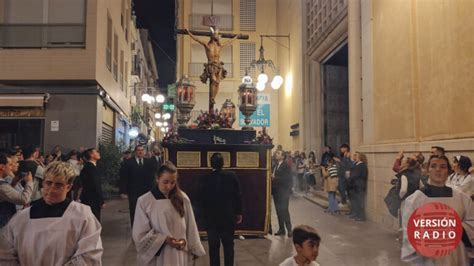 Elche arropa al Cristo de la Expiración en su primera salida