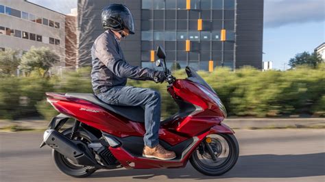 Honda Pcx I Ke Fedin Honda T Rkiye Honda Plaza Marmara Stanbul