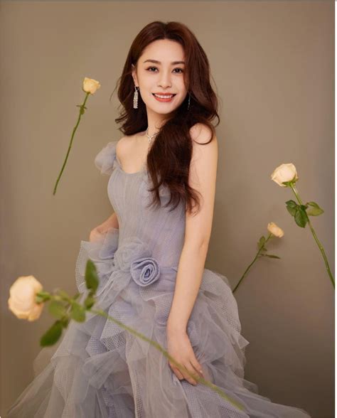 Chung H N Ng T Tin Di N Bikini Khoe V C D Ng M Nh Mai Tu I Ph N Gia Nh