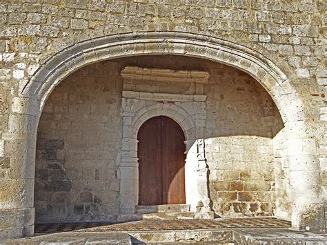 Eglise de Luzignan à Saint Hilaire de Lusignan PA00084230 Monumentum