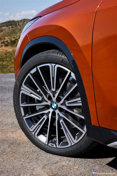 Baureihenarchiv für BMW Fahrzeuge · BMW X1 xDrive23i · bimmerarchiv.de