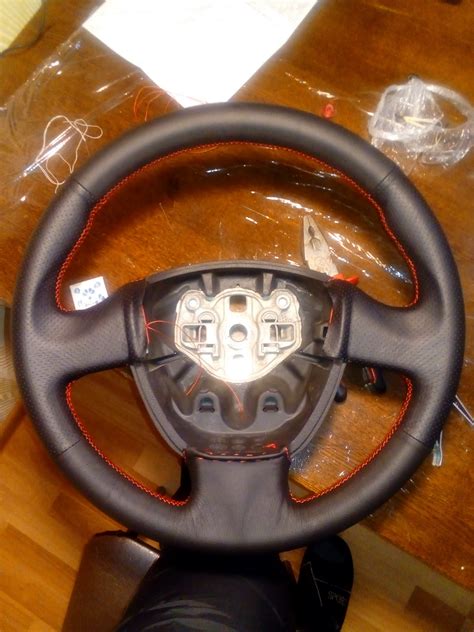 Кожаный руль — Lada Гранта, 1,6 л, 2014 года | аксессуары | DRIVE2