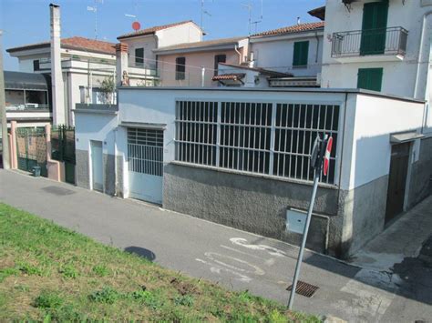 Palazzo Edificio Via Giuseppe Garibaldi Casalmaggiore Rif