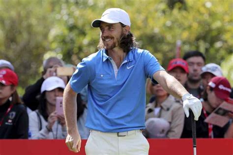 Tommy Fleetwood holes out at the first in Dubai | GolfMagic