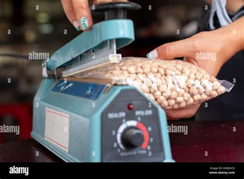 Plastic Bag Sealer Hi Res Stock Photography And Images Alamy