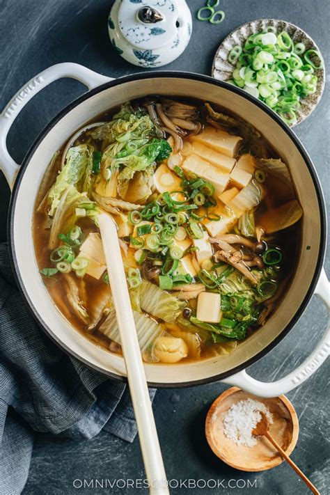 Napa Cabbage Tofu Soup (白菜豆腐汤) - Omnivore's Cookbook