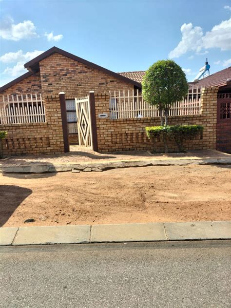 3 Bedroom House For Sale In Soshanguve Bb P24 112490754