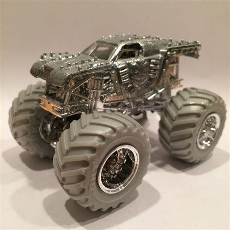 Julian's Hot Wheels Blog: Max-D Maximum Destruction Monster Jam Truck ...